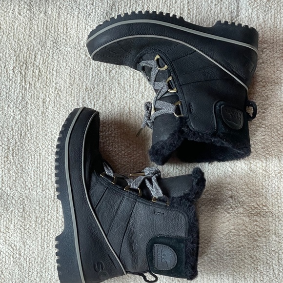 Sorel Waterproof and Lined Winter Boots 7 - Picture 4 of 6